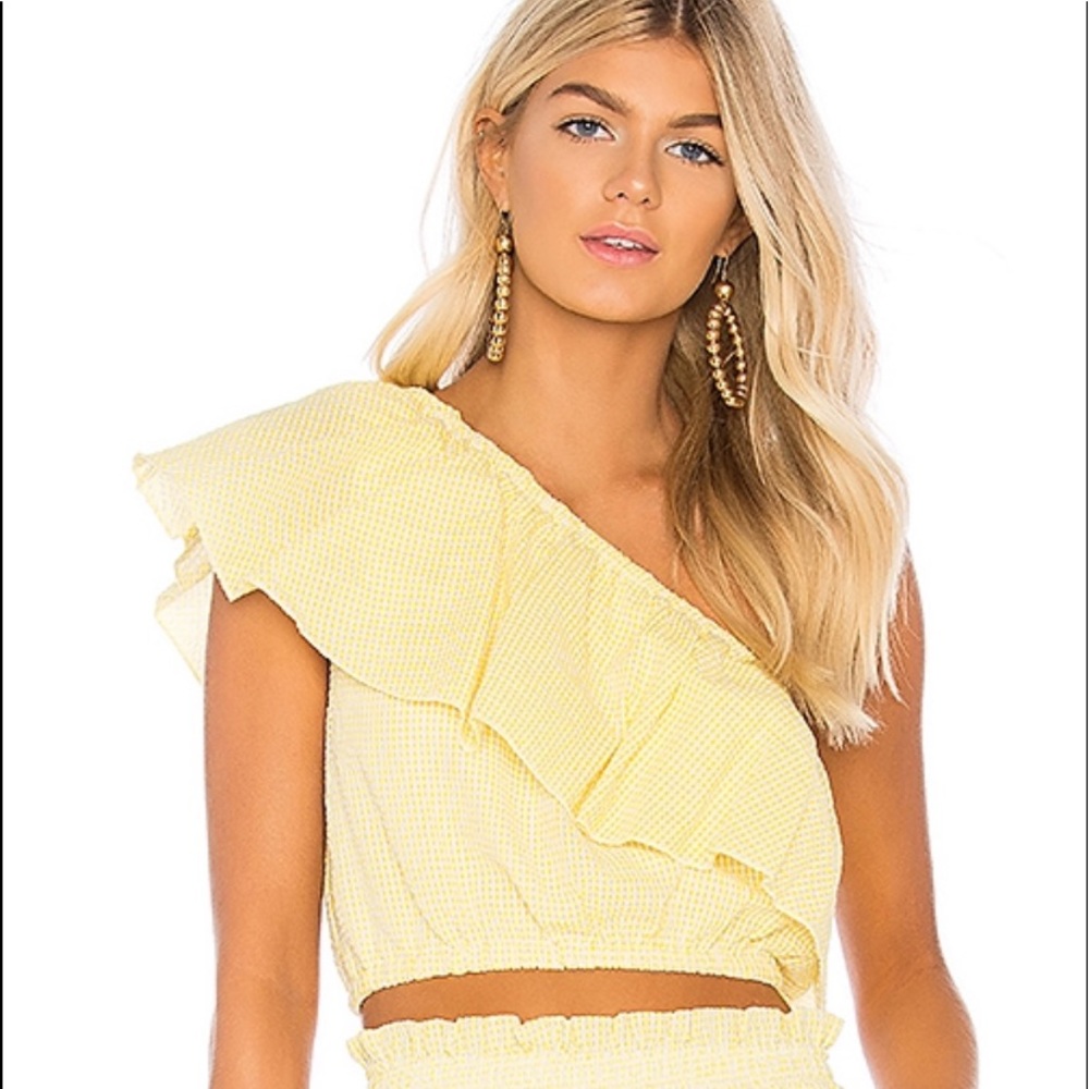 Yellow one shoulder top!